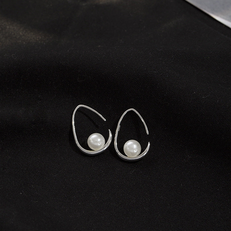 Hooked on a Pearl Earrings